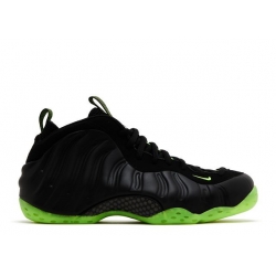 Air Foamposite One Black Volt
